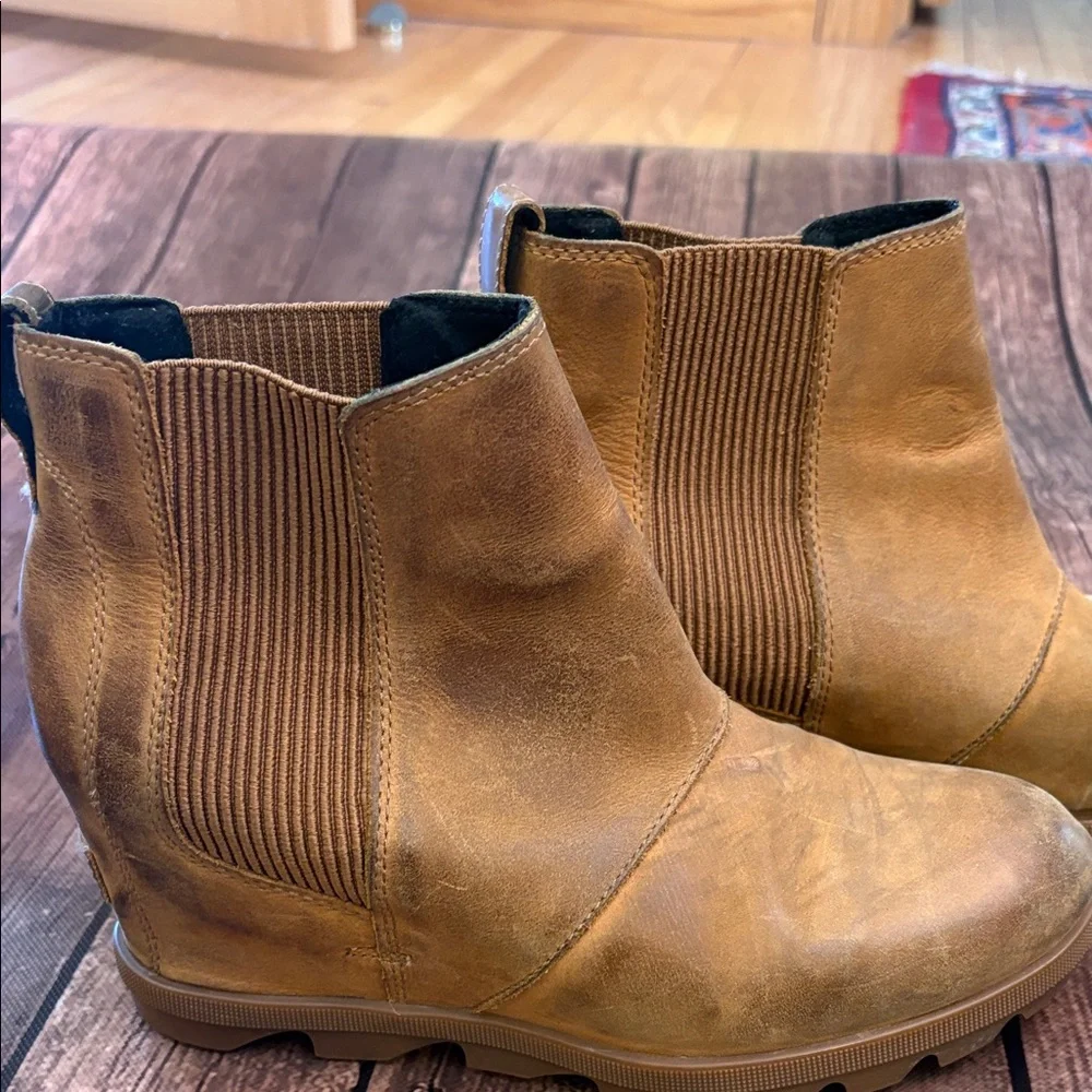 Sorel Joan Rhapsody Chelsea Wedge Boots Sz 9